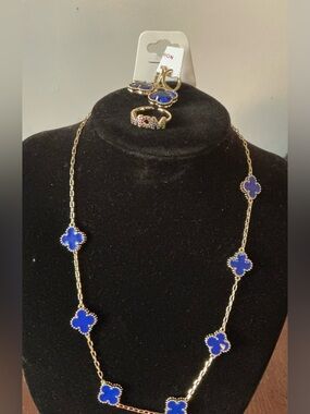 Fashion Jewelry Gold-Tone Necklace with Blue Clover Motifs